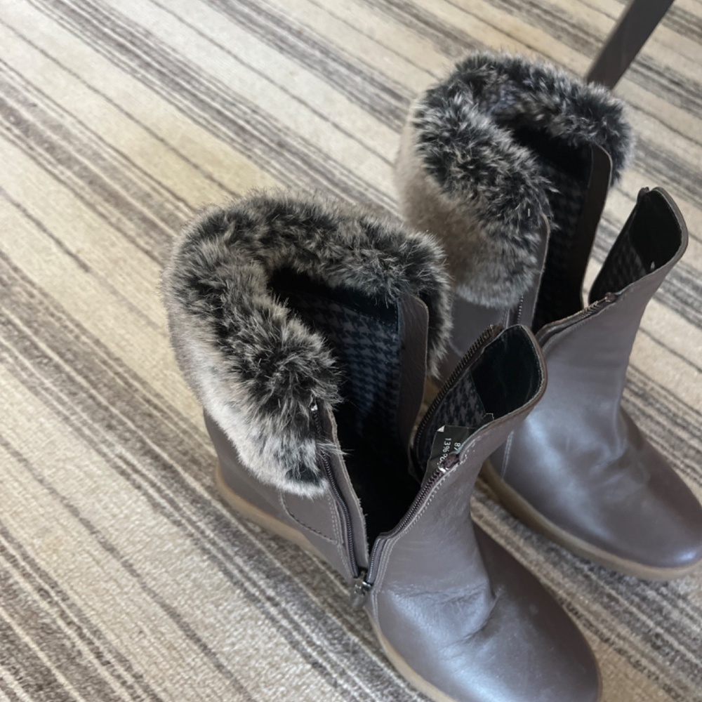 Aquatalia    Wedge water boots  boots with fur detail